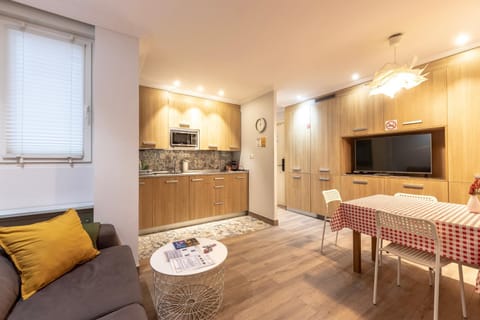 TV and multimedia, Kitchen or kitchenette, Seating area, Dining area