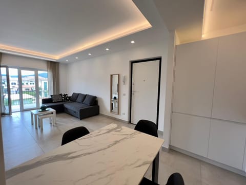 Living room, Photo of the whole room, Seating area