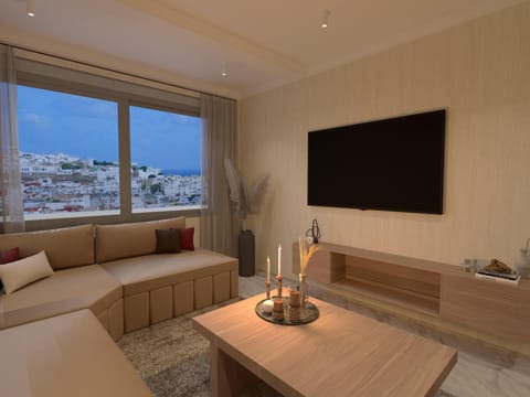 Communal lounge/ TV room, TV and multimedia, Living room