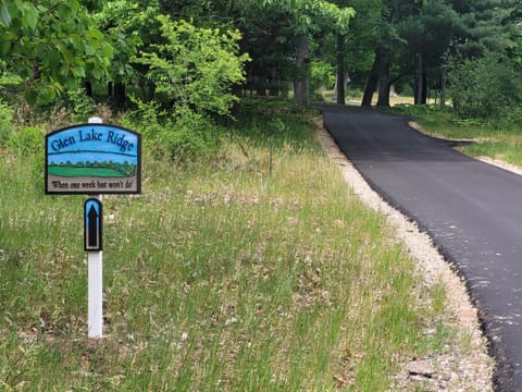 Glen Lake Ridge House in Glen Lake