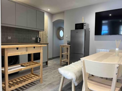 “The Art House 6” Galway, Woodquay House in Galway