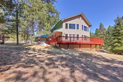 Cascade Cabin Mountain Getaway with Private Beach Cabin in Valley County