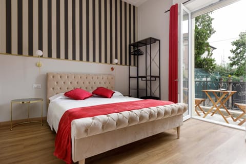 Bed, View (from property/room), Balcony/Terrace, Bedroom, wardrobe