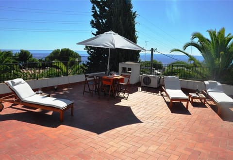 Property building, Balcony/Terrace, Living room