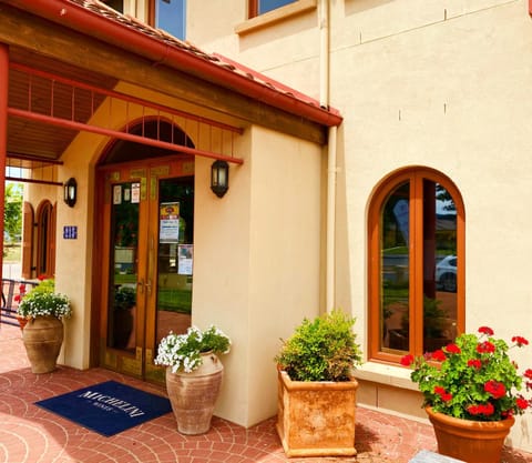 Property building, Facade/entrance
