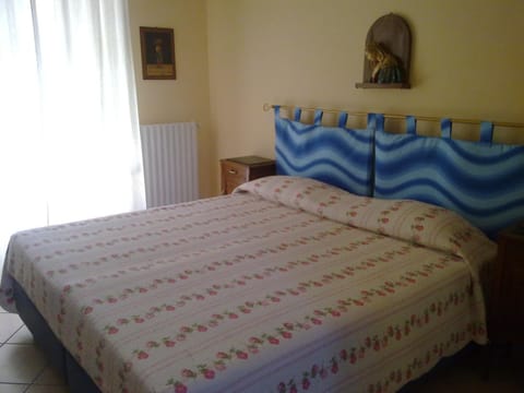 Bedroom, Pets
