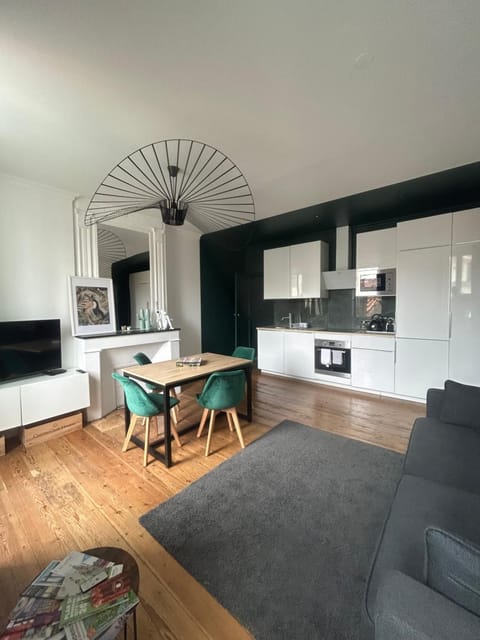 Kitchen or kitchenette, Living room, Dining area