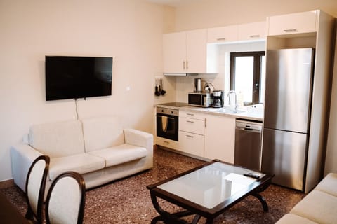 TV and multimedia, Coffee/tea facilities, Kitchen or kitchenette