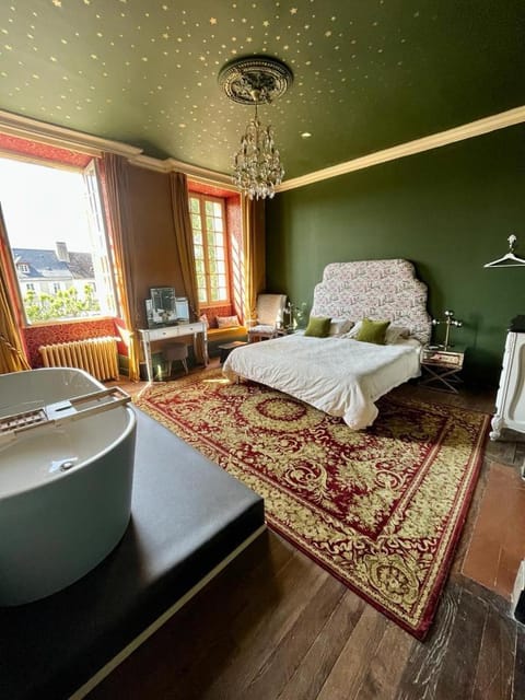 Bed, Photo of the whole room, Bedroom, Bath