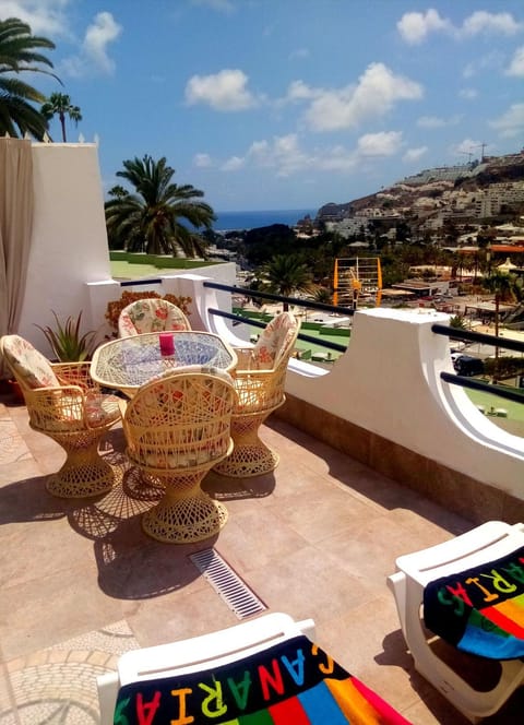 View (from property/room), Balcony/Terrace, Dining area, Sea view
