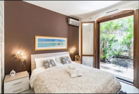 Bed, Photo of the whole room, Bedroom, Garden view, towels, air conditioner