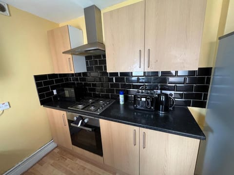 Newcastle, Powburn, fully equipped kitchen 4 bedrooms, 3 king & 2 single beds Apartment in Newcastle upon Tyne