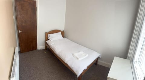 Newcastle, Powburn, fully equipped kitchen 4 bedrooms, 3 king & 2 single beds Apartment in Newcastle upon Tyne