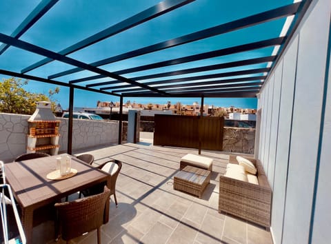 Patio, Day, Balcony/Terrace, Balcony/Terrace, Dining area