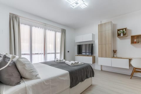 Bed, TV and multimedia