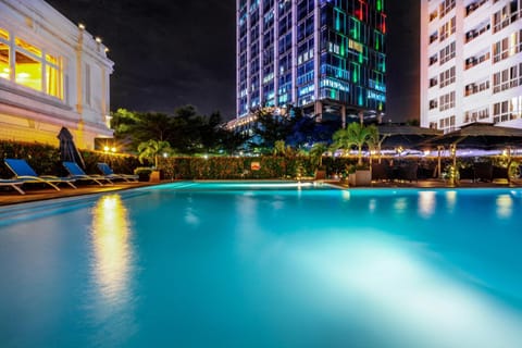 Swimming pool, Swimming pool