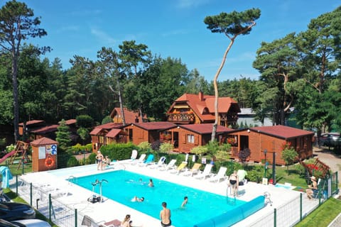 Swimming pool, sunbed