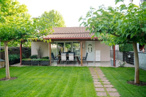 Property building, Garden, Garden view