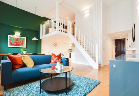 Living room, Seating area