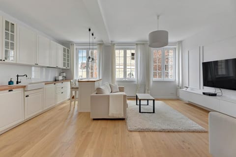 TV and multimedia, Kitchen or kitchenette, Living room, Dining area, dishwasher, pet friendly, stove