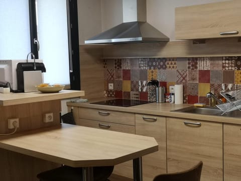 Coffee/tea facilities, minibar, stove, kitchen