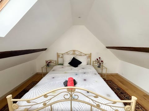 Bed, Night, Photo of the whole room, Bedroom