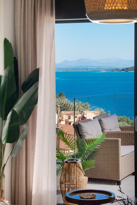 Day, Natural landscape, View (from property/room), Balcony/Terrace, Living room, Beach, Sea view, Location