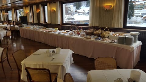 Hotel Cristallo Hotel in Madonna di Campiglio