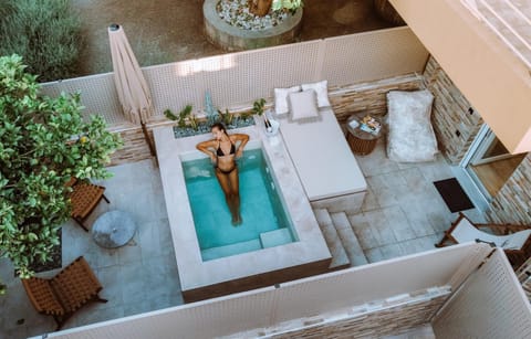 Patio, Swimming pool