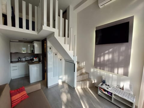TV and multimedia, Kitchen or kitchenette, dishwasher, minibar, stove