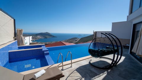 Hot Tub, Balcony/Terrace, Swimming pool