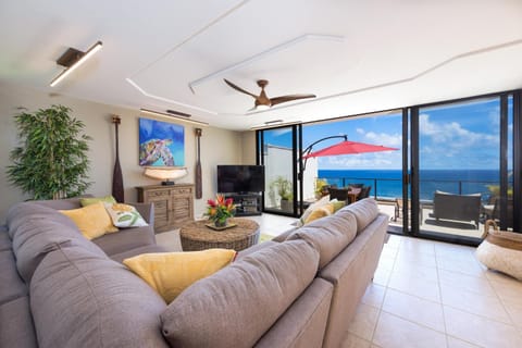 TV and multimedia, Living room, Seating area, Sea view