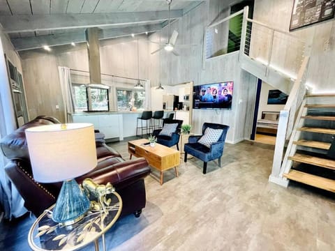 Modern House w. Fast Internet in 1 Acre Land House in Occidental