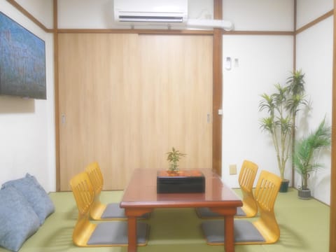 TV and multimedia, Living room, air conditioner
