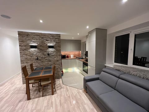 Coffee/tea facilities, Living room, Dining area, microwave, oven, washing machine, dryer, kitchen