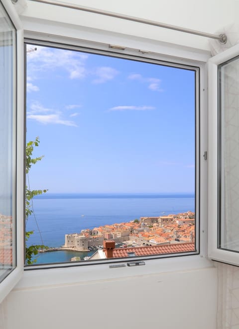 Natural landscape, View (from property/room), City view, Sea view