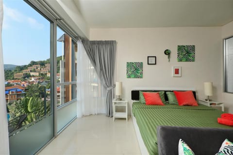 Bed, Day, View (from property/room), Balcony/Terrace, Bedroom, Mountain view