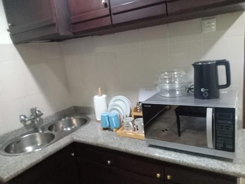 Kitchen or kitchenette, minibar, toaster