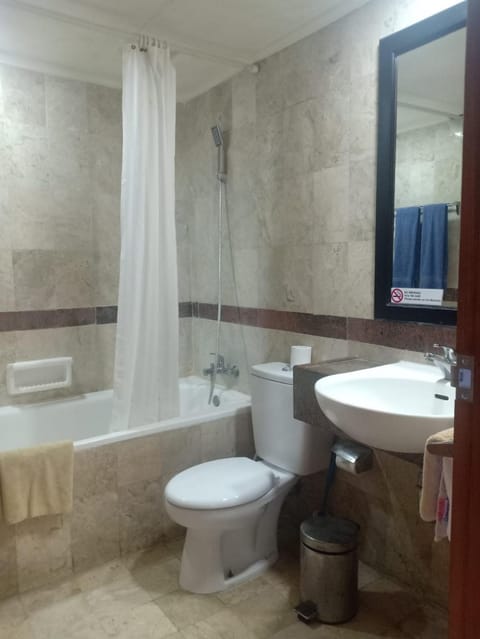 Shower, Bathroom, Bath, towels