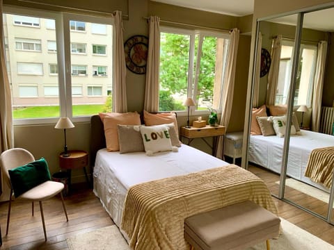 Bed, Photo of the whole room, Bedroom