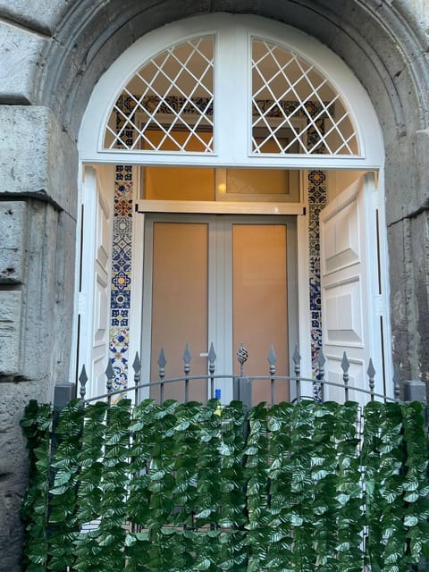 Facade/entrance, Day, Balcony/Terrace