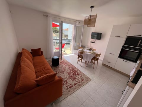 Communal lounge/ TV room, TV and multimedia, Kitchen or kitchenette, Living room, Seating area, Dining area, Evening entertainment, minibar, pet friendly