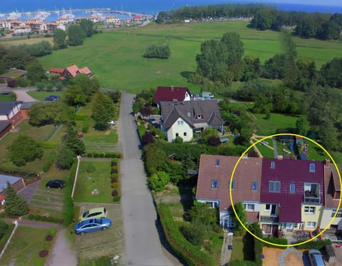 Property building, Day, Neighbourhood, Natural landscape, Bird's eye view, City view, Sea view, Street view