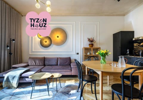 Day, Kitchen or kitchenette, Living room, Photo of the whole room, Decorative detail, Seating area, Dining area