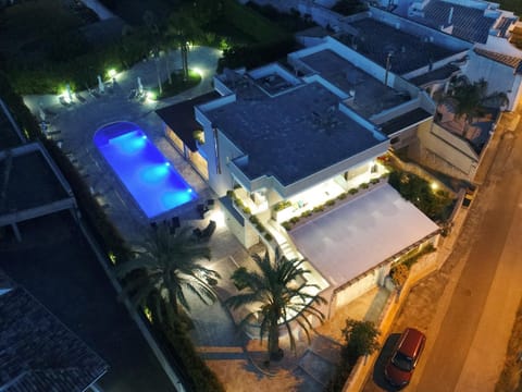 Property building, Bird's eye view, Swimming pool