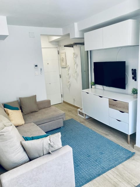 Communal lounge/ TV room, TV and multimedia, Living room, Seating area