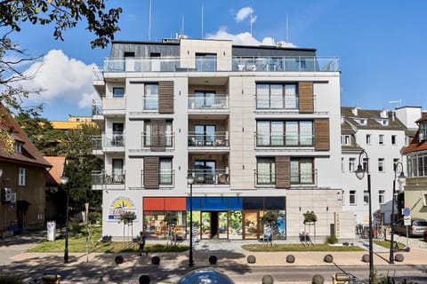 Property building, Supermarket/grocery shop