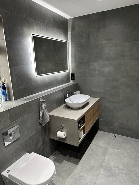 Toilet, Bathroom