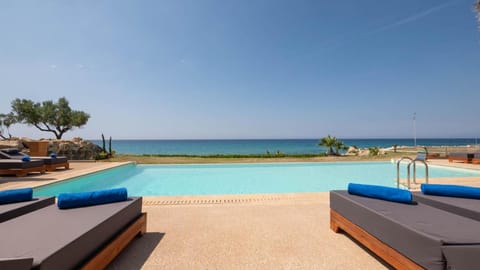 Pool view, Sea view, Swimming pool, sunbed
