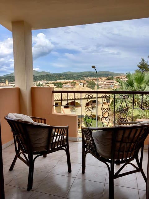 Day, Natural landscape, View (from property/room), Balcony/Terrace, Mountain view